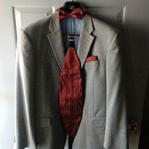 Comberbund, bow tie, pocket square